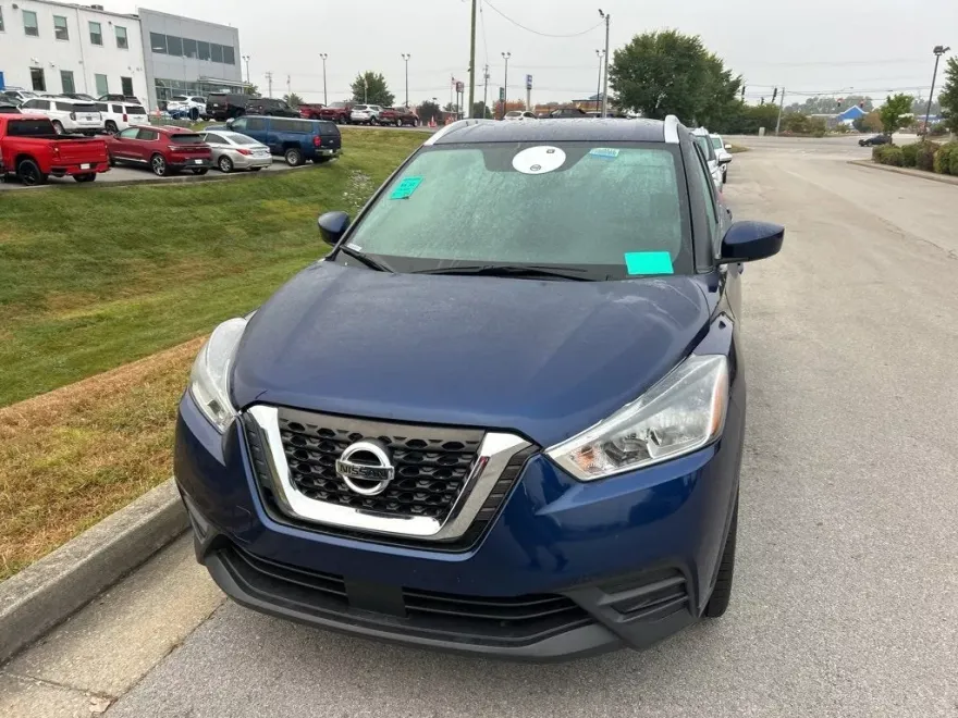 2020 Nissan Kicks SV photo 1