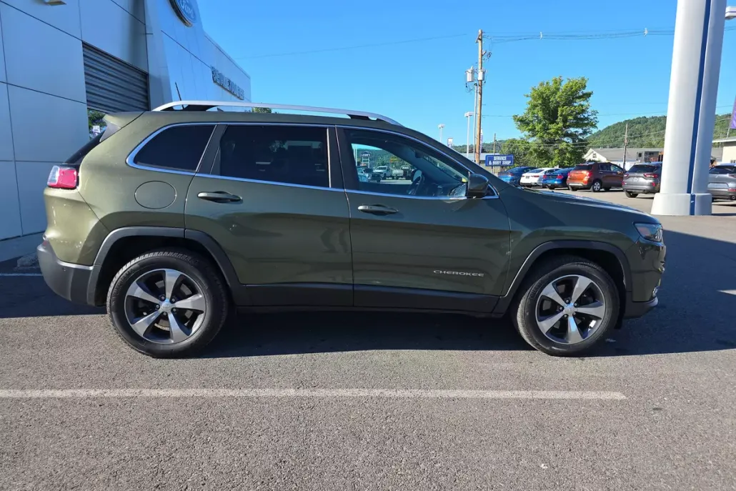 2019 Jeep Cherokee Limited photo 1