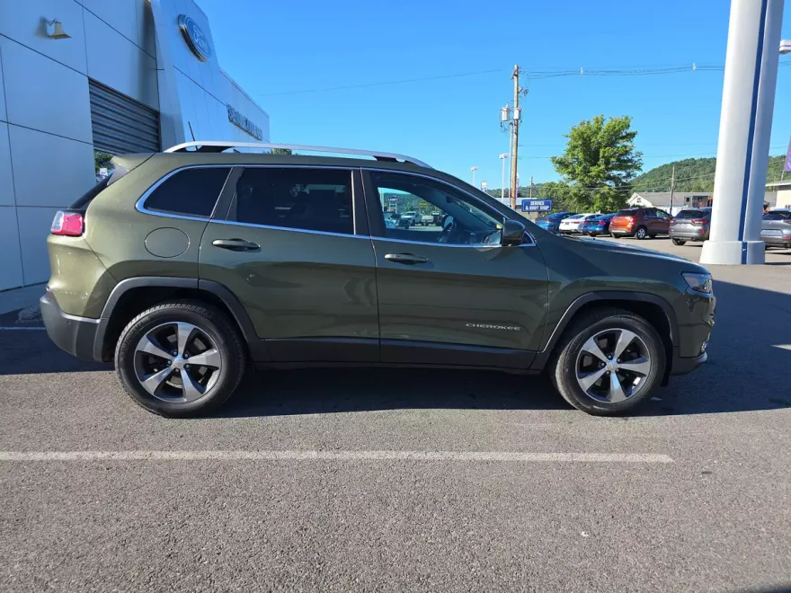 2019 Jeep Cherokee Limited photo 1
