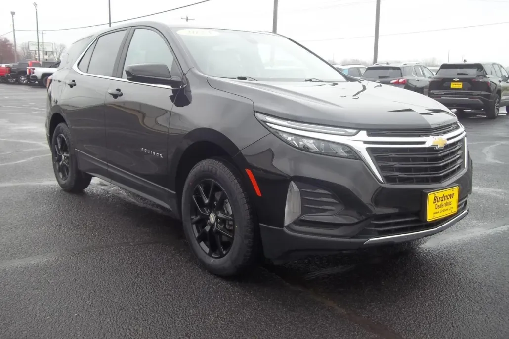 2023 Chevrolet Equinox LT photo 1