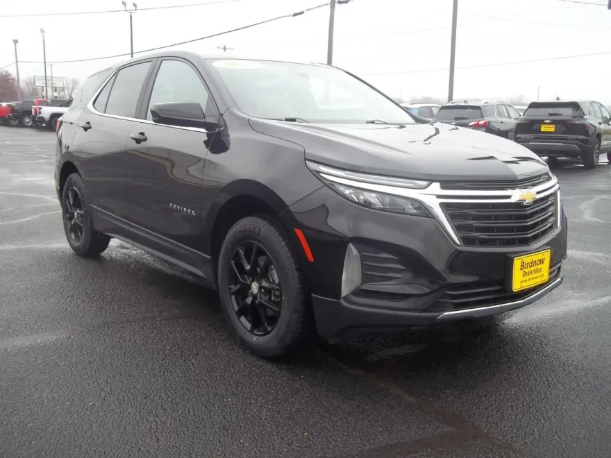 2023 Chevrolet Equinox LT photo 1