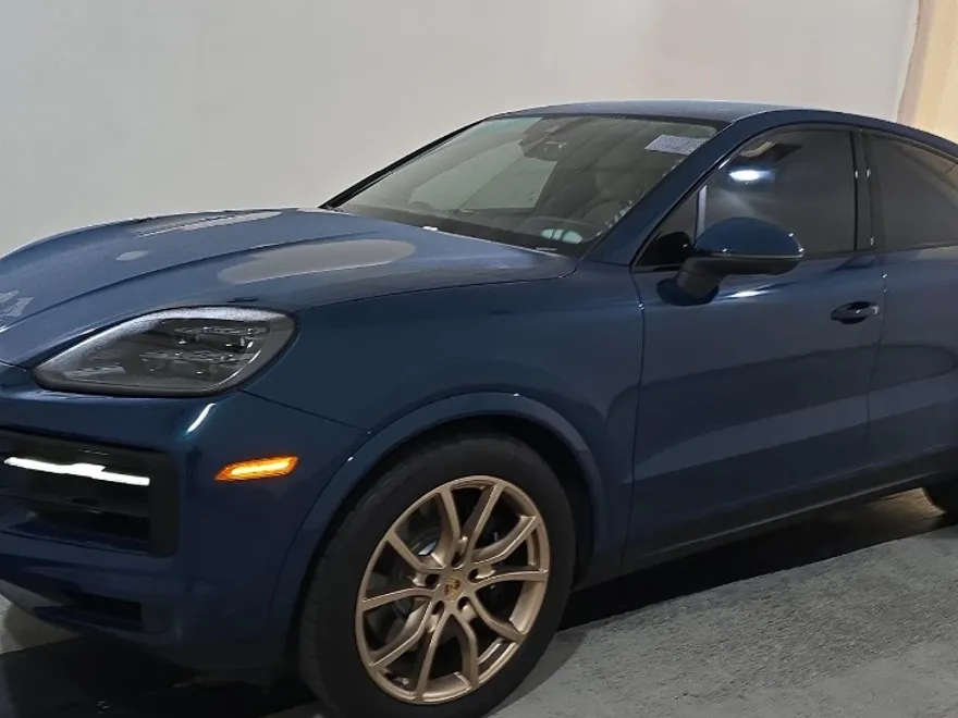 2024 Porsche Cayenne Coupe S photo 1