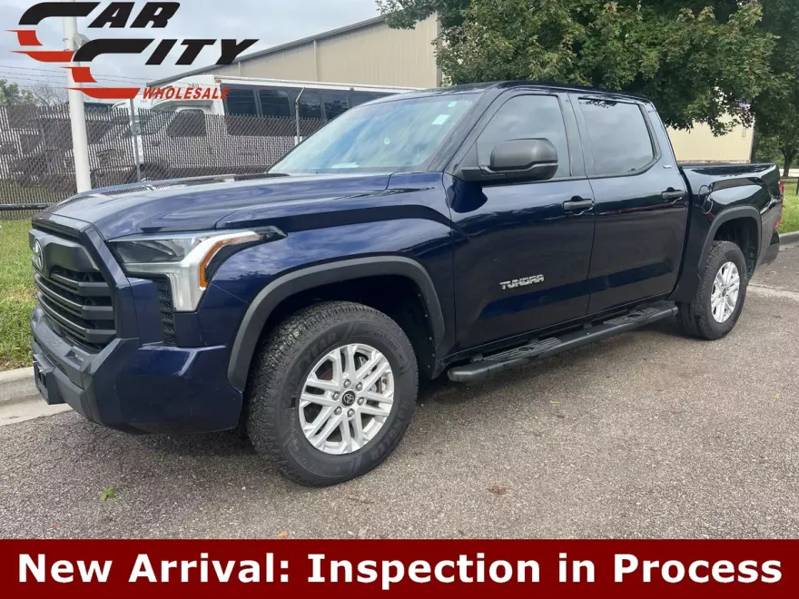 2022 Toyota Tundra SR5 photo 1