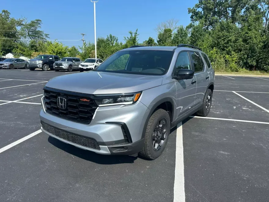 2025 Honda Pilot TrailSport photo 1