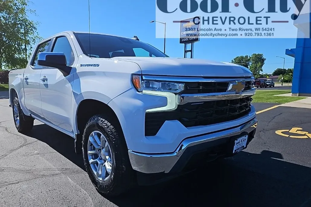2022 Chevrolet Silverado 1500 LT photo 1