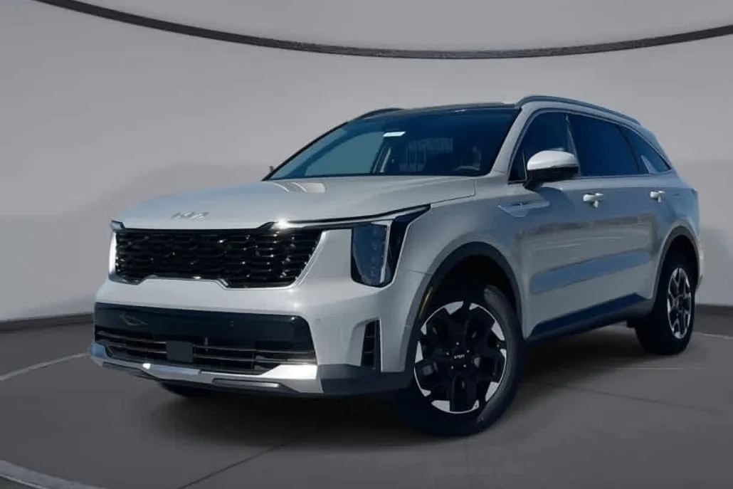 2025 Kia Sorento S photo 1
