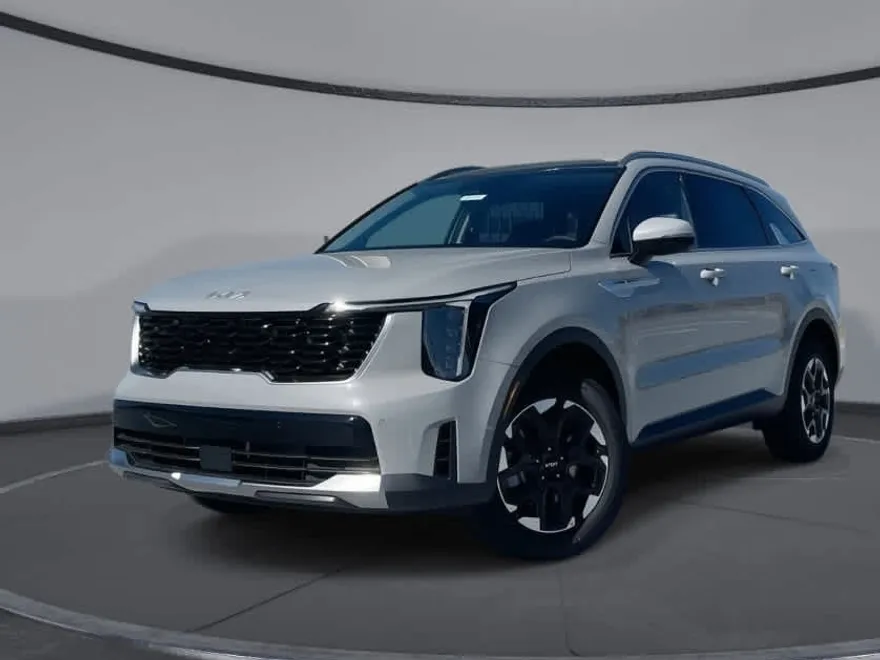 2025 Kia Sorento S photo 1
