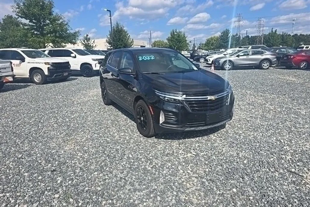 2022 Chevrolet Equinox LT photo 1