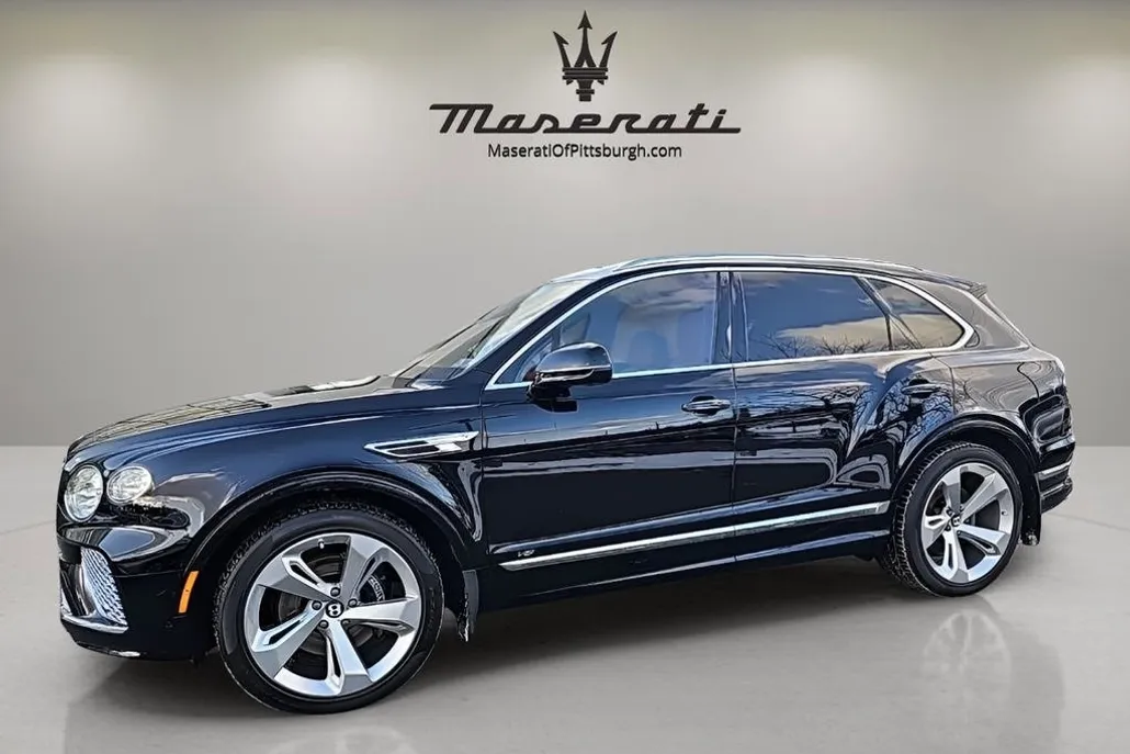2022 Bentley Bentayga V8 photo 1