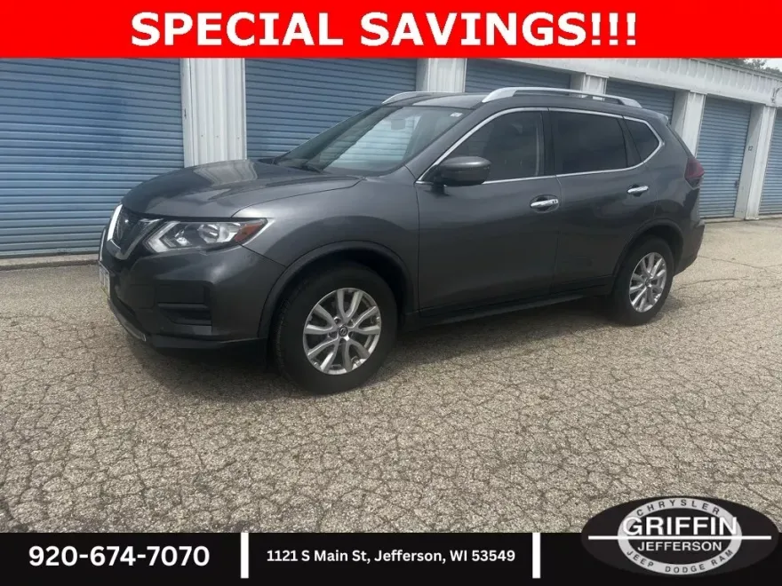 2018 Nissan Rogue SV photo 1