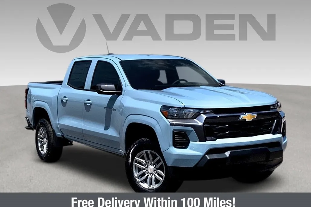 2025 Chevrolet Colorado Work Truck LT photo 1