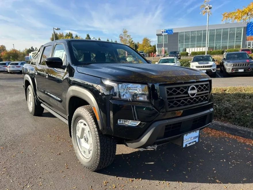 2024 Nissan Frontier SV photo 1