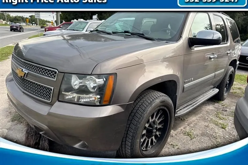 2013 Chevrolet Tahoe LTZ photo 1