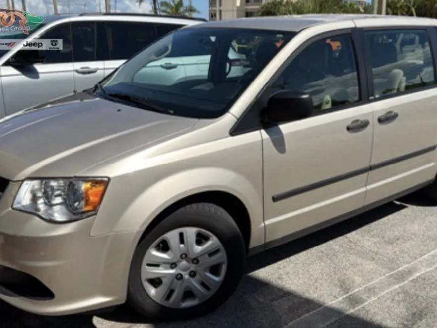 2013 Dodge Grand Caravan SE photo 1
