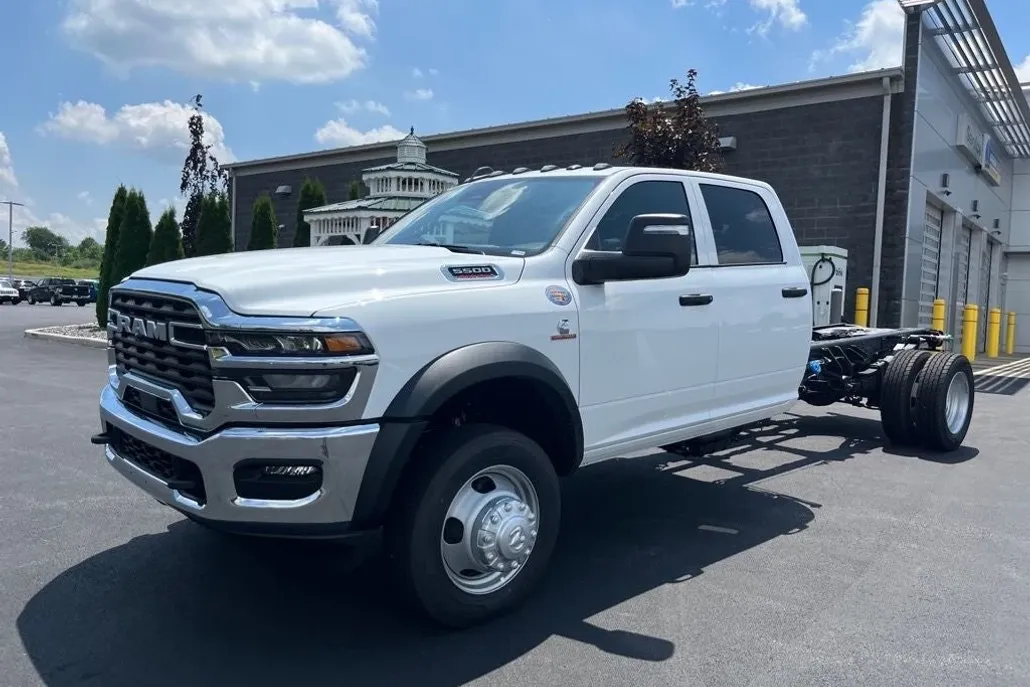 2025 Ram 5500 photo 1