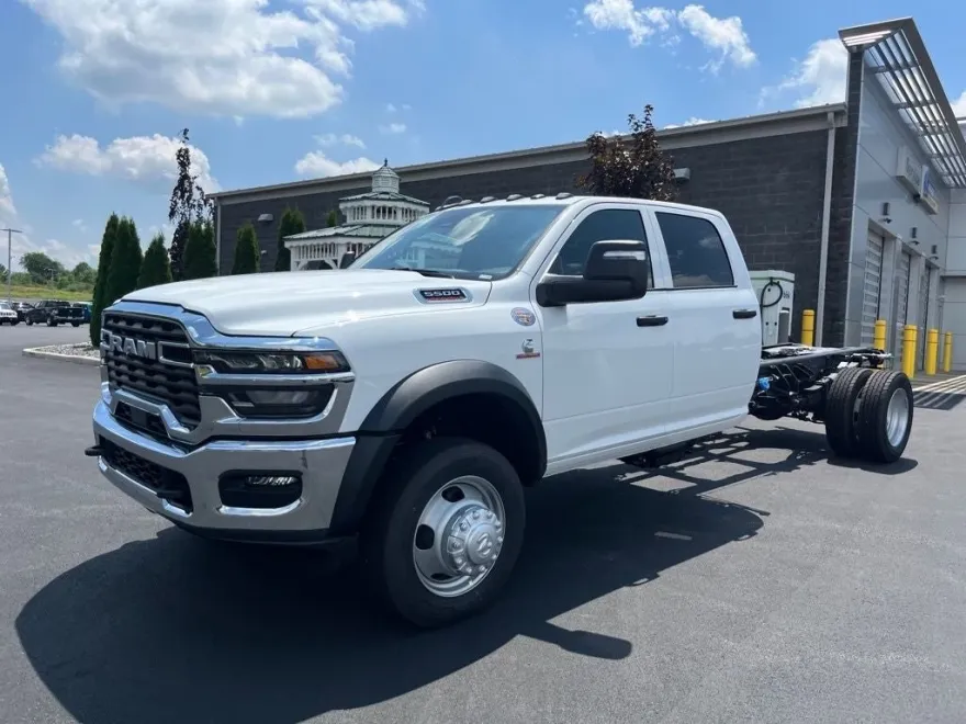2025 Ram 5500 photo 1