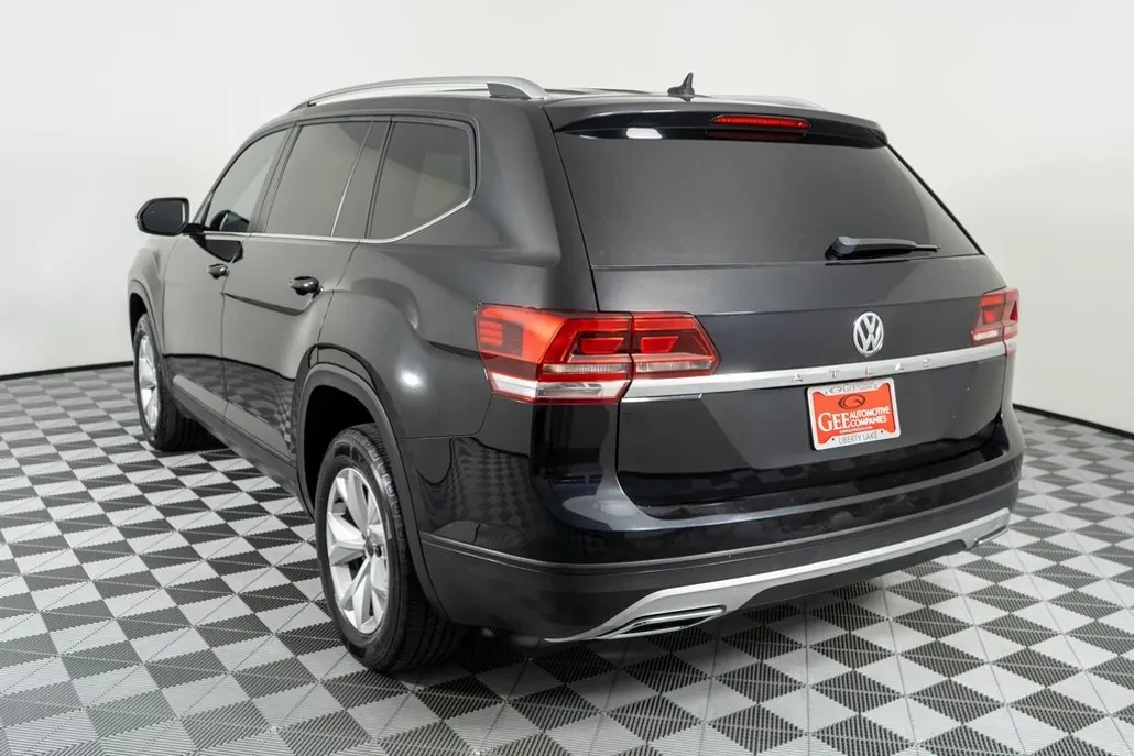 2018 Volkswagen Atlas V6 SE photo 1