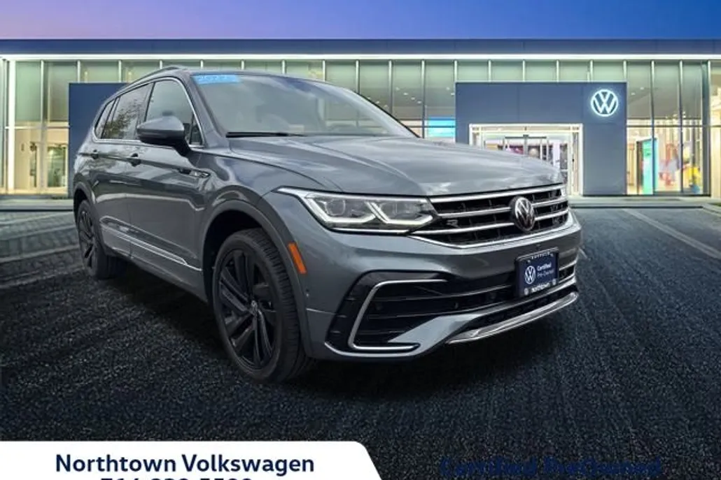 2022 Volkswagen Tiguan SEL R-Line photo 1