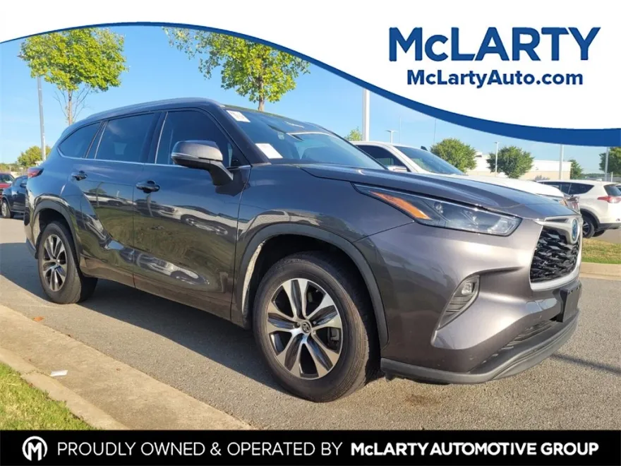 2022 Toyota Highlander Hybrid XLE photo 1