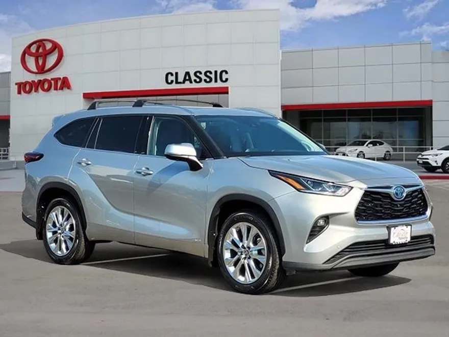 2024 Toyota Highlander Hybrid Limited photo 1