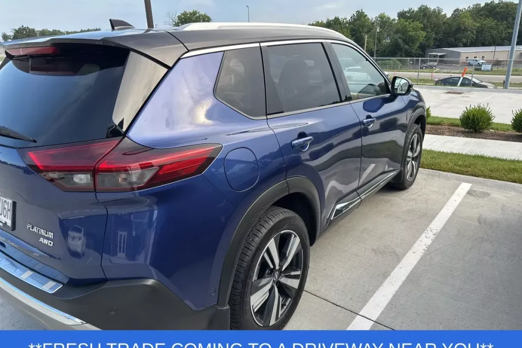 2021 Nissan Rogue Platinum photo 1