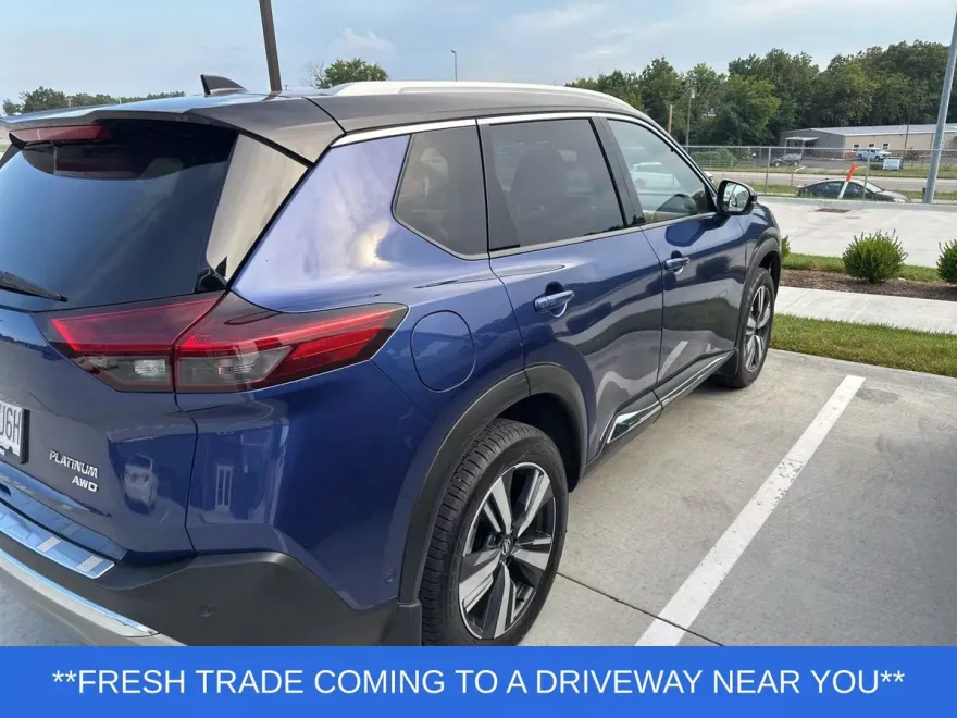 2021 Nissan Rogue Platinum photo 1