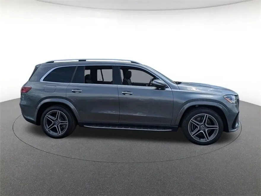 2025 Mercedes Benz GLS 450 4MATIC photo 1