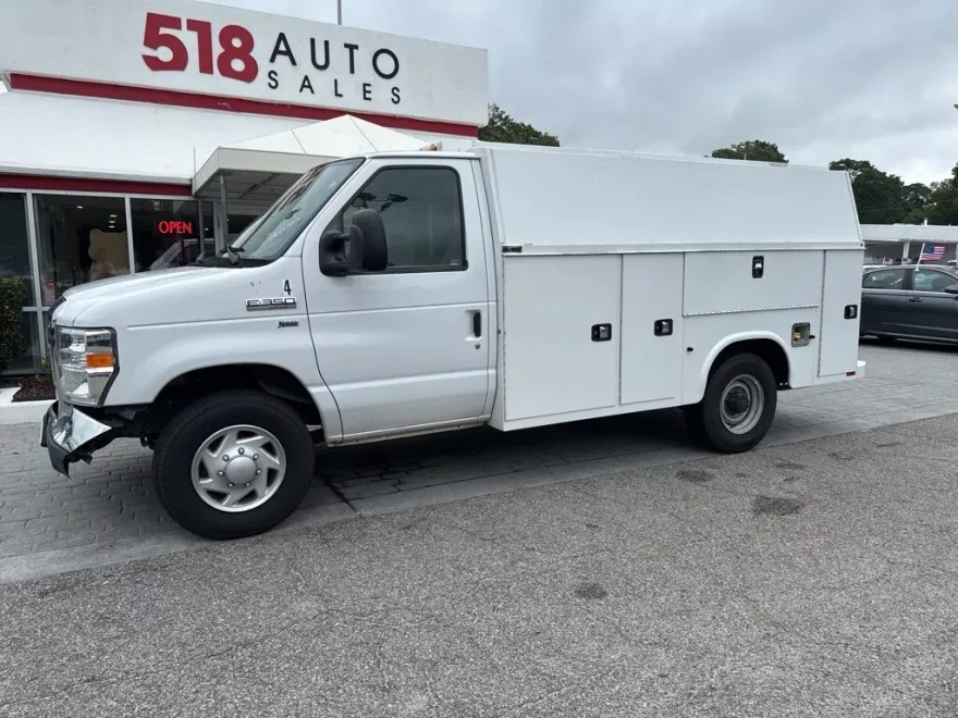 2017 Ford E-350 Base photo 1
