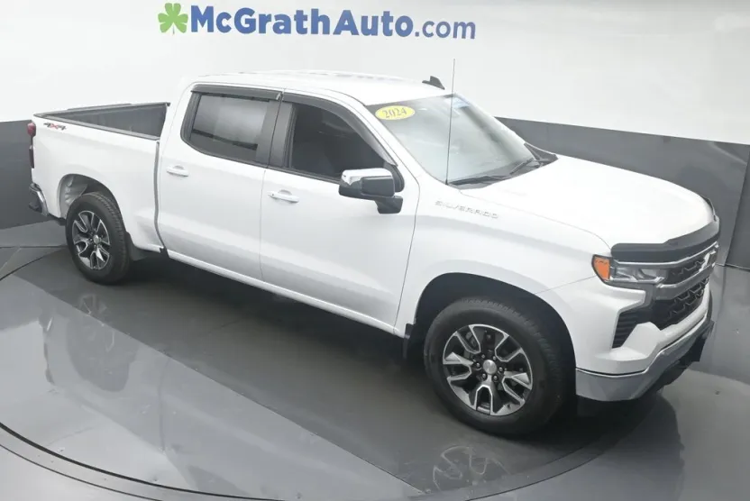 2024 Chevrolet Silverado 1500 LT photo 1