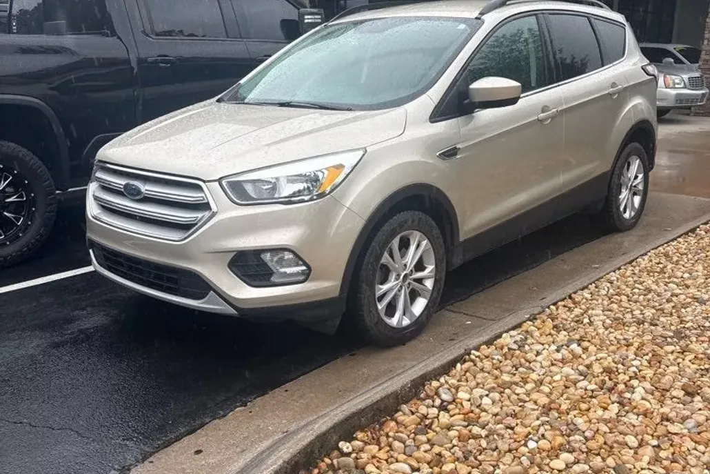 2018 Ford Escape SE photo 1