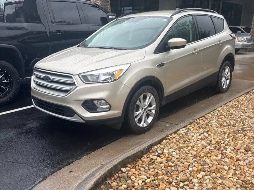 2018 Ford Escape SE photo 1