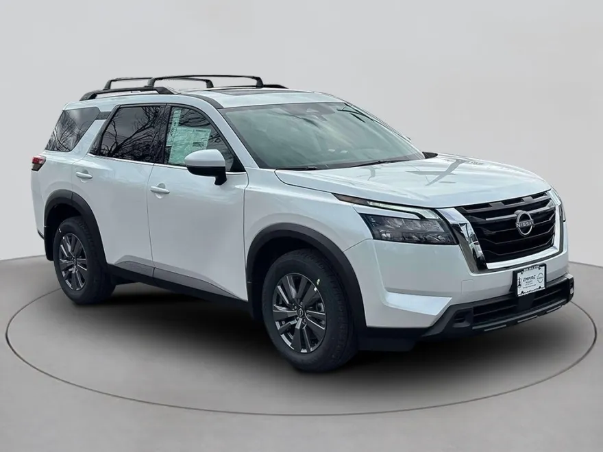 2025 Nissan Pathfinder Platinum photo 1