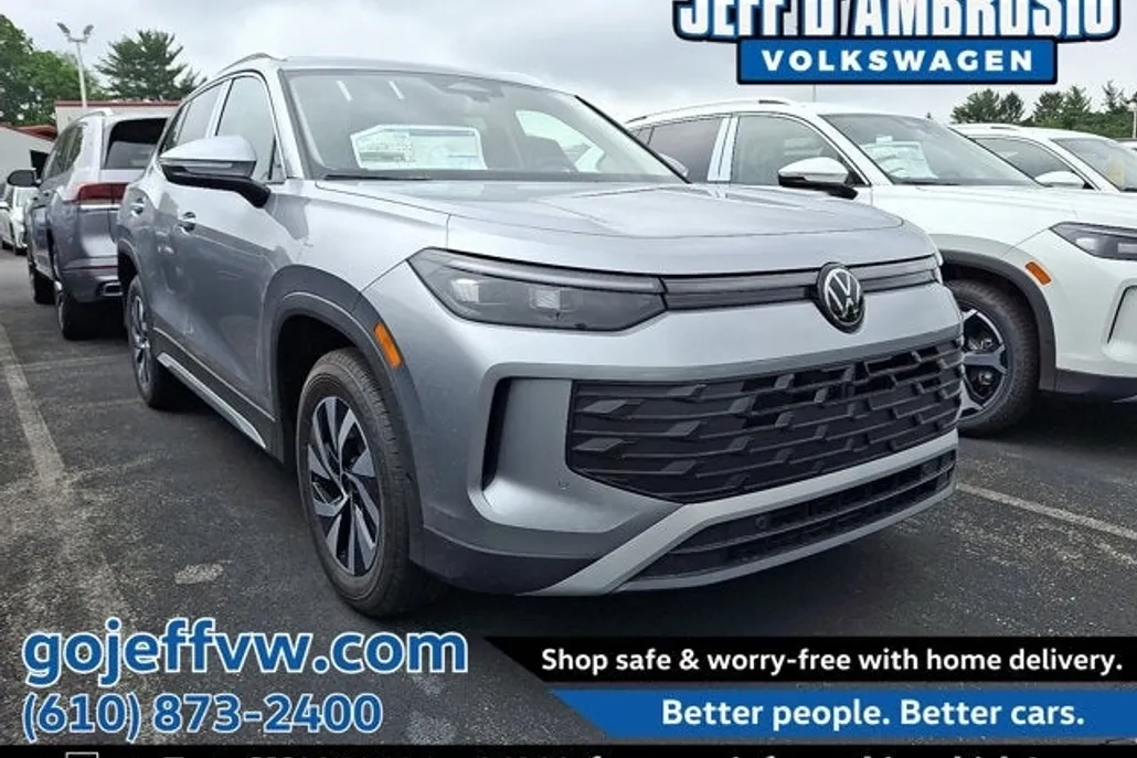2025 Volkswagen Tiguan S photo 1