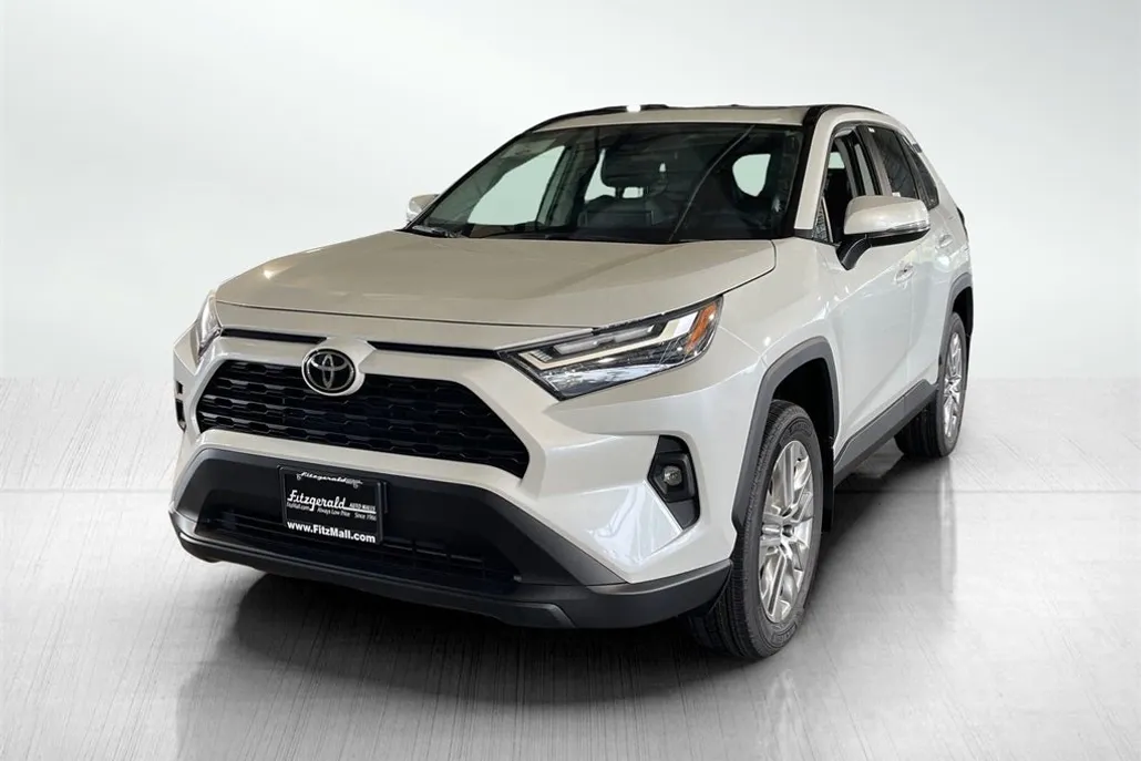 2025 Toyota RAV4 XLE Premium photo 1