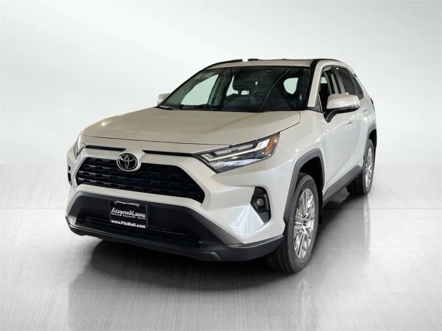 2025 Toyota RAV4 XLE Premium photo 1