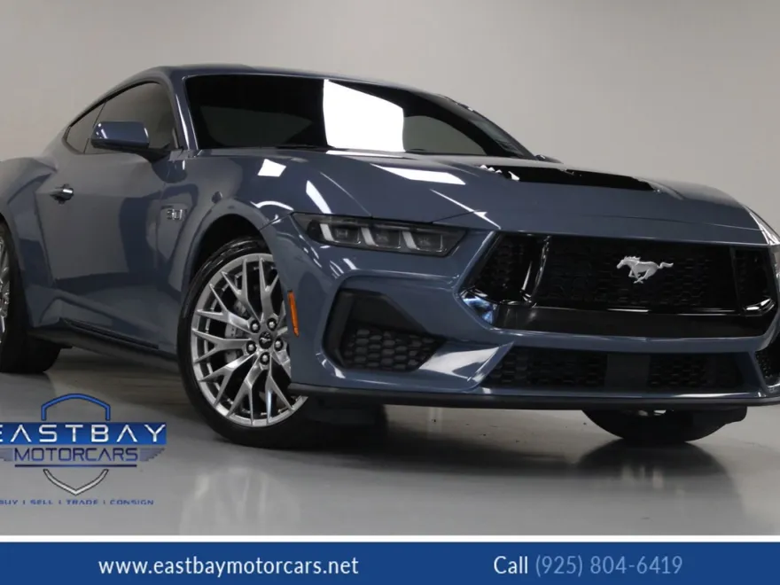 2024 Ford Mustang Premium photo 1