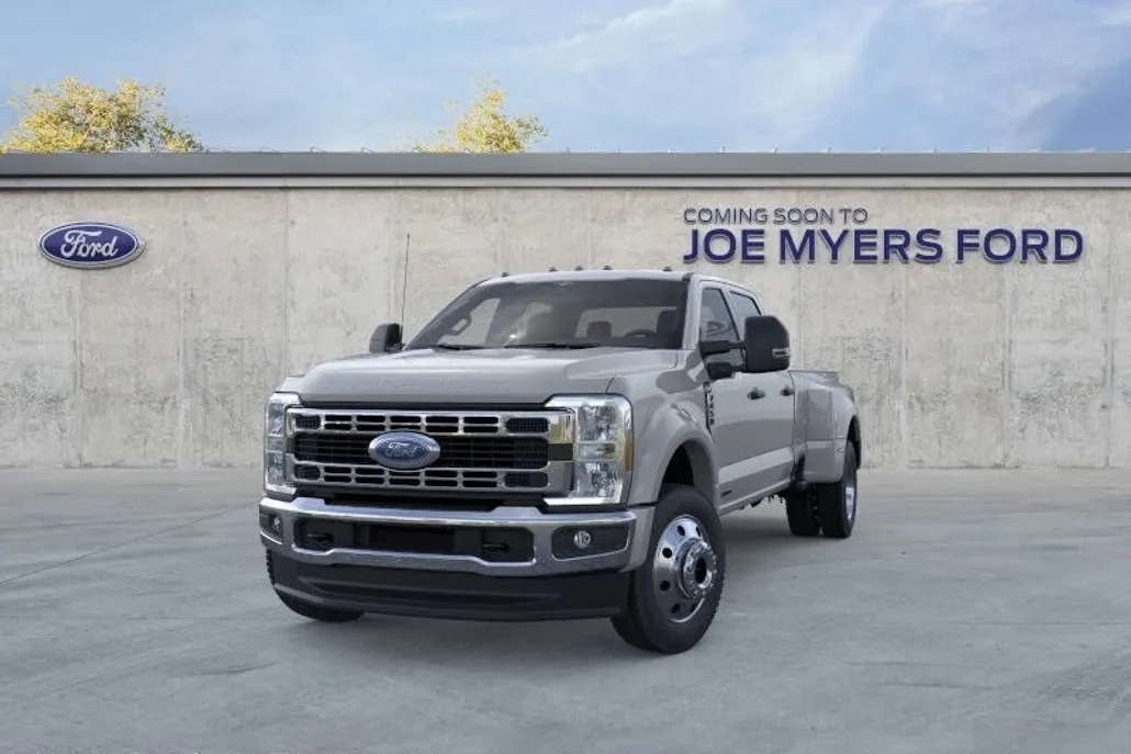 2026 Ford F-450 XLT photo 1
