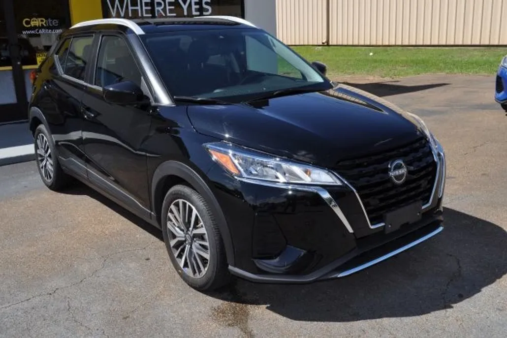 2024 Nissan Kicks SV photo 1