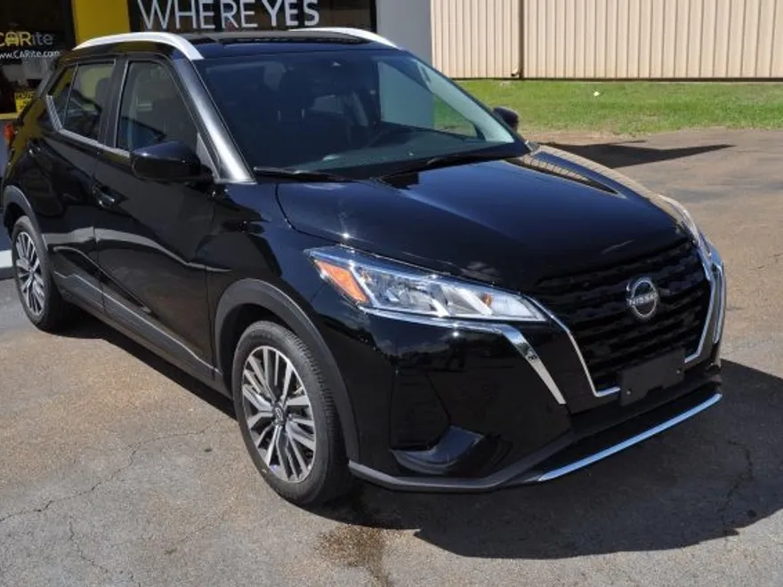 2024 Nissan Kicks SV photo 1