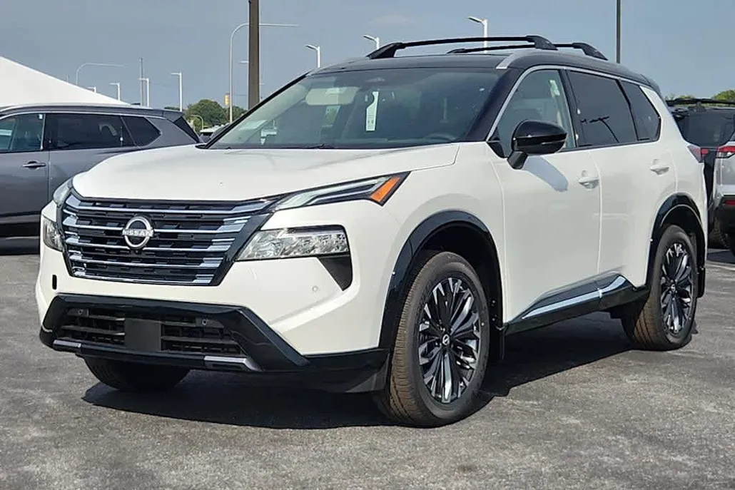 2026 Nissan Rogue Platinum photo 1