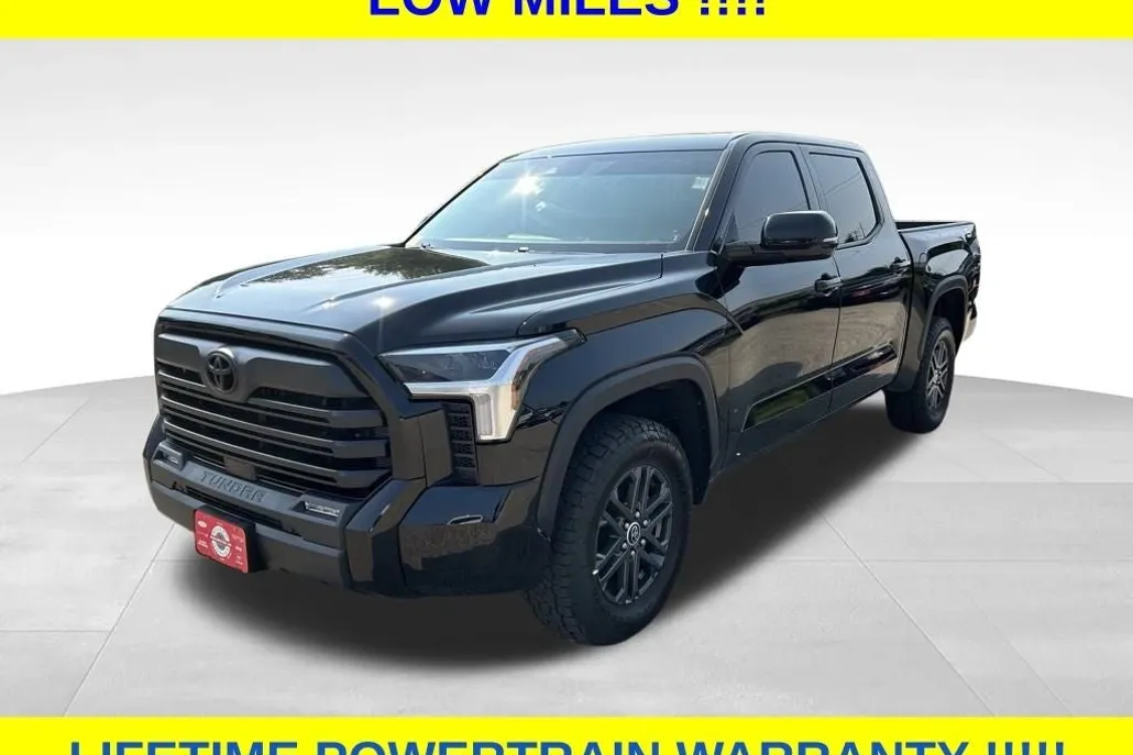 2023 Toyota Tundra SR5 photo 1