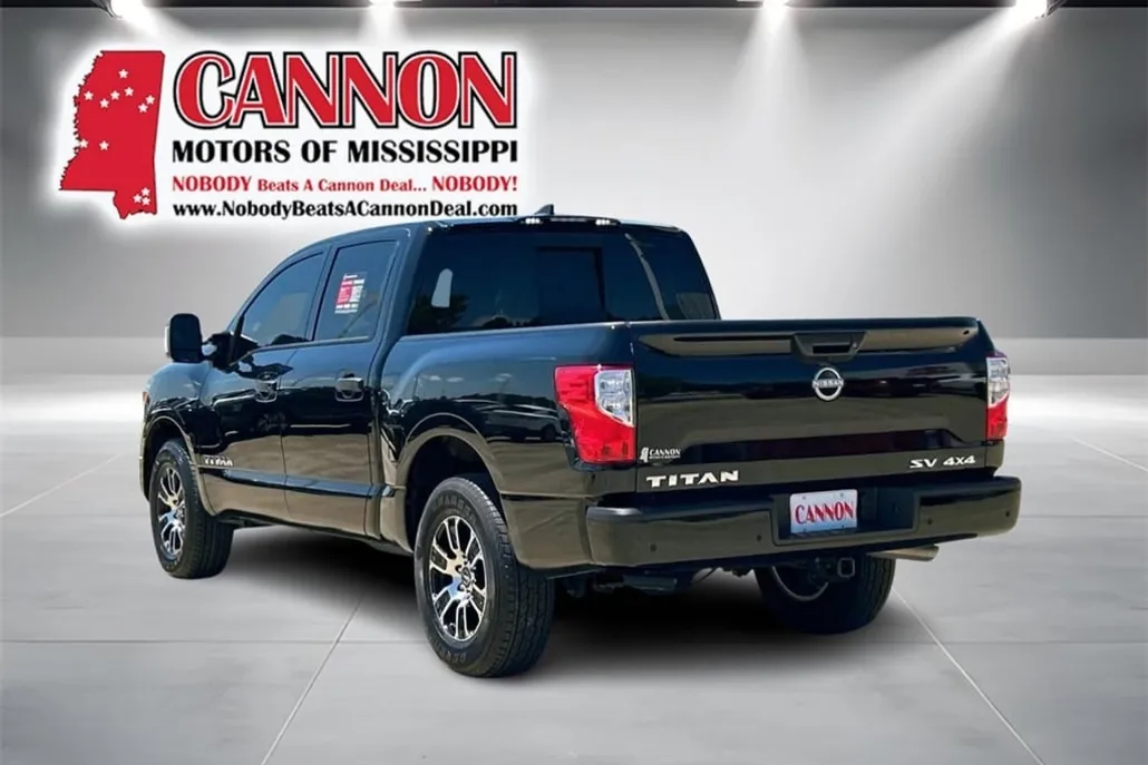 2024 Nissan Titan SV photo 1