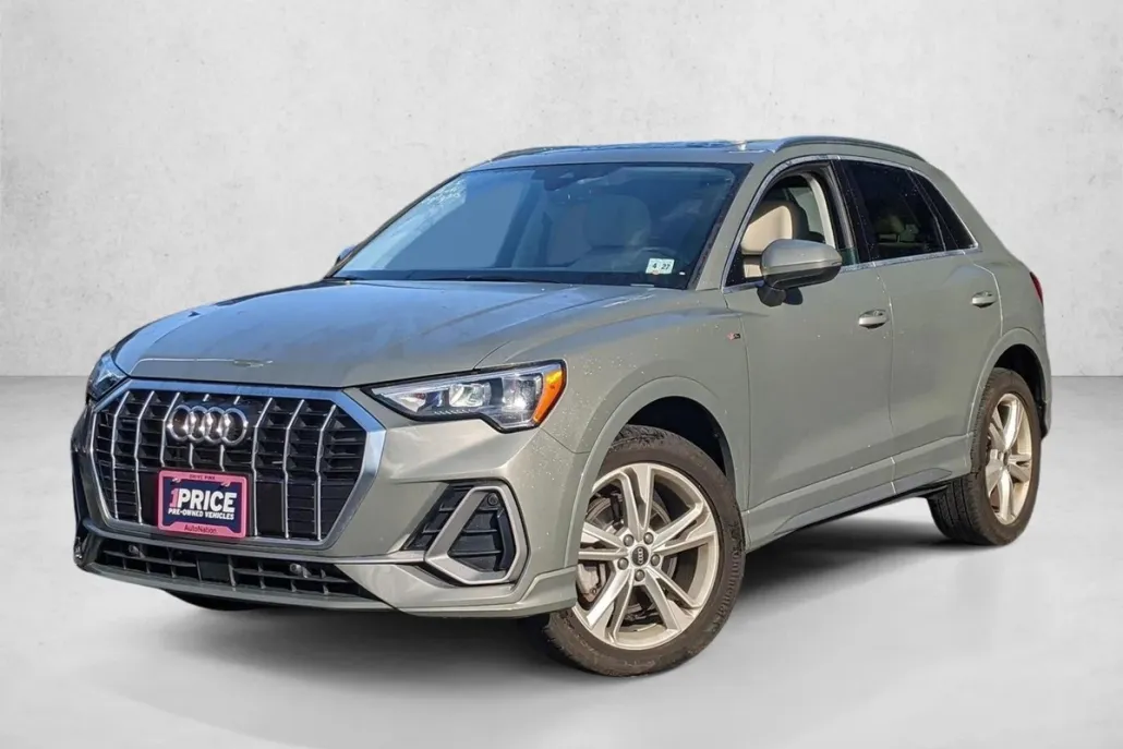 2022 Audi Q3 S line Premium photo 1