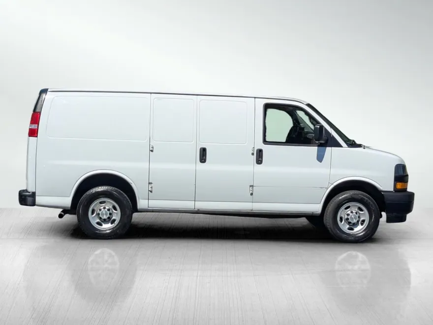 2022 Chevrolet Express 2500 Work Van photo 1