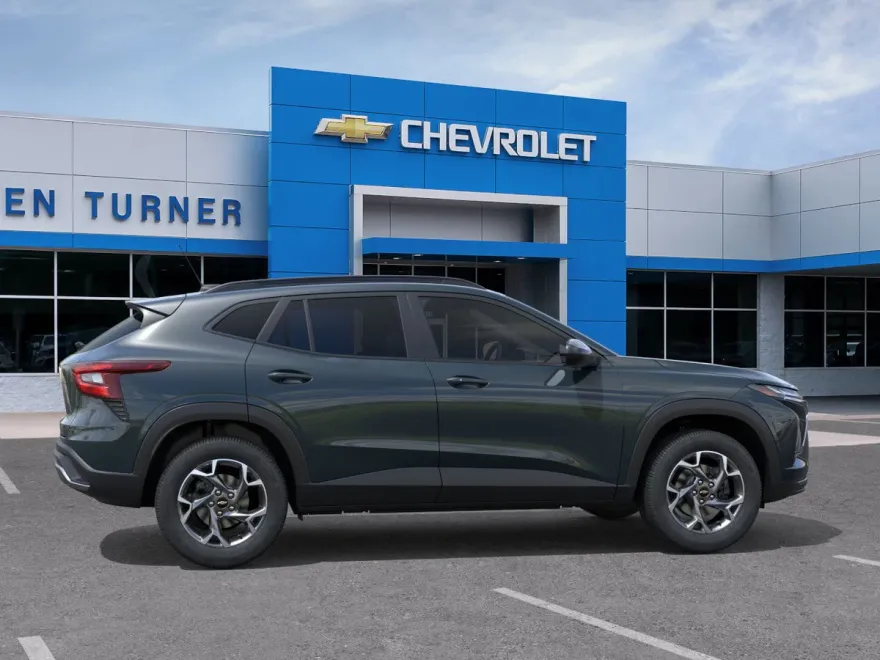 2026 Chevrolet Trax LT photo 1