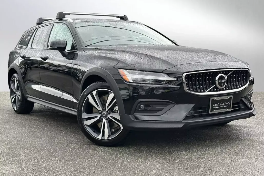 2026 Volvo V60 Cross Country B5 Plus photo 1