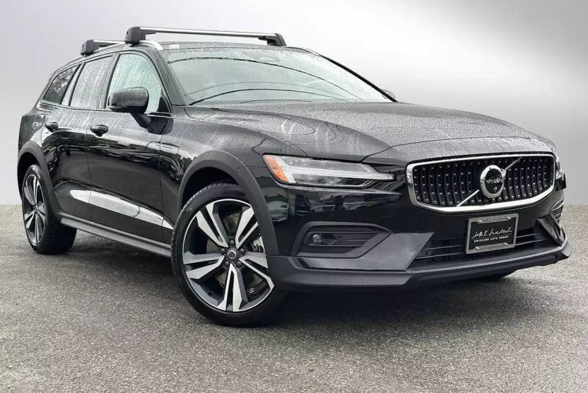 2026 Volvo V60 Cross Country B5 Plus photo 1