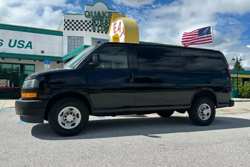 2020 Chevrolet Express 2500 Cargo photo 1