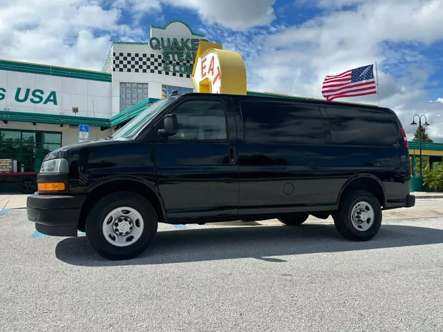 2020 Chevrolet Express 2500 Cargo photo 1