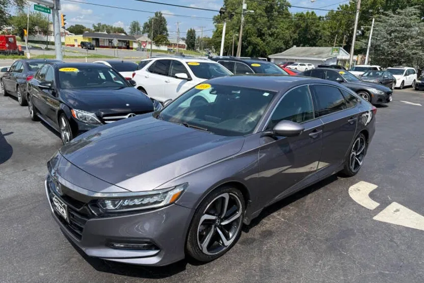 2018 Honda Accord Sport photo 1